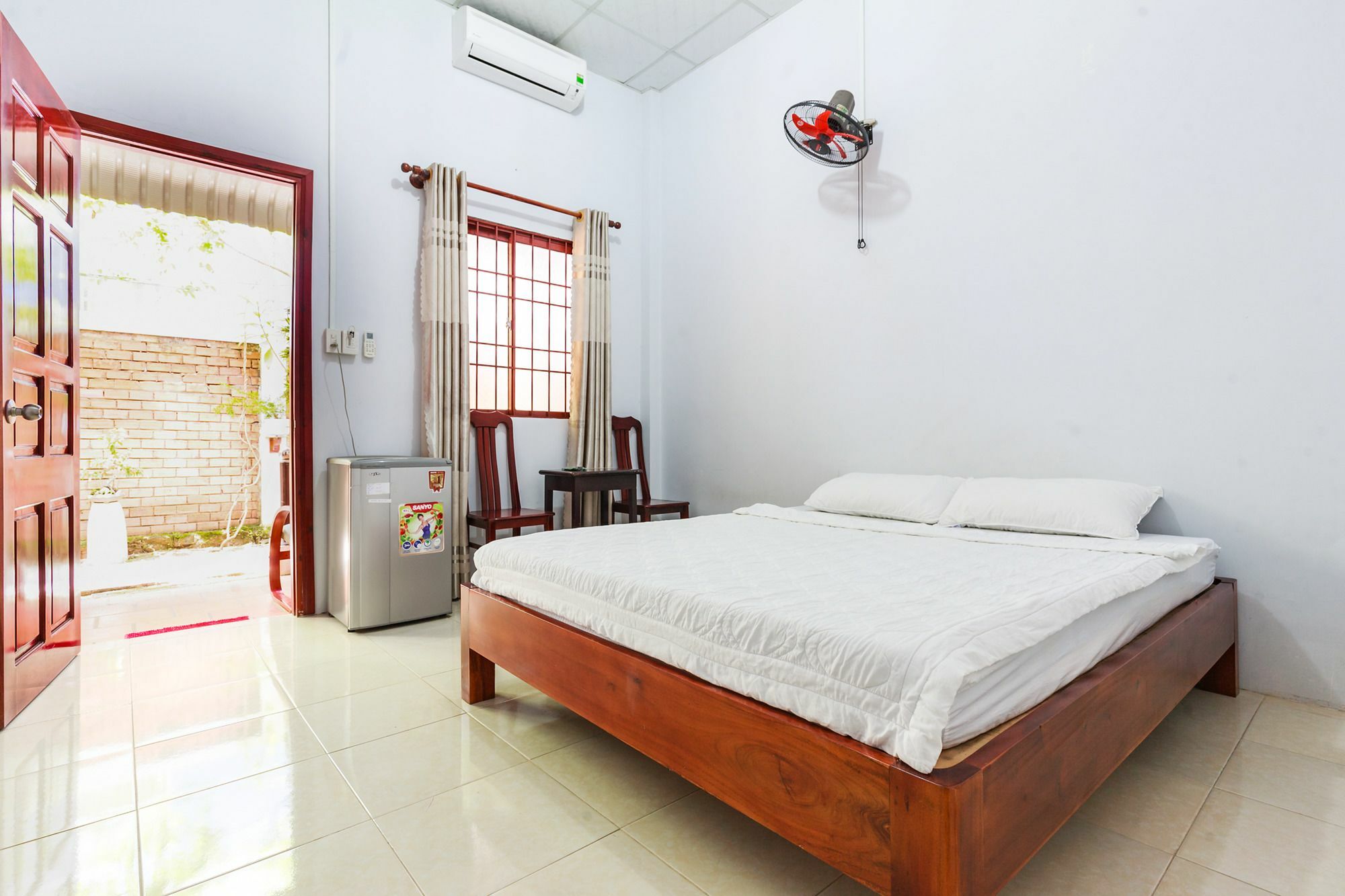 דואונג דונג Ngoc Qui Bungalow מראה חיצוני תמונה